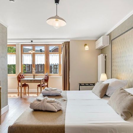 Bed and Breakfast Cafe Rene Borgloon Exterior foto